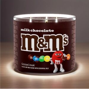 Goose Creek 3-Wick Candle- M&M’s Milk Chocolate  (14.5 oz)